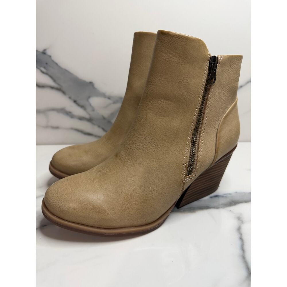 Korks Women's Beige Vegan Leather Wedge Heel Khele Boots Sz 7.5 Boho Festival - Picture 3 of 7